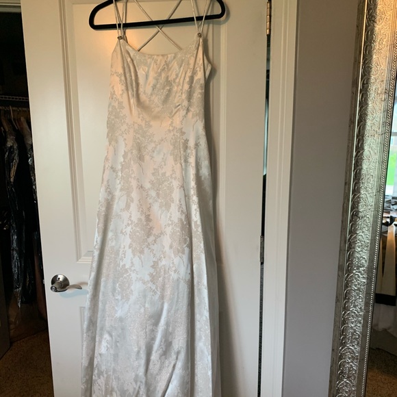 Sliver Dress - Picture 3 of 8